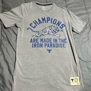 Under Armour Project Rock Iron Paradise Champions T-Shirt Mens Sz small